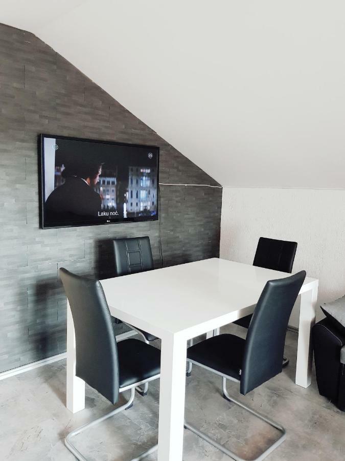 Apartments Marko Vir Eksteriør bilde