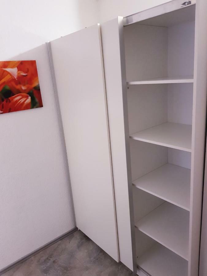 Apartments Marko Vir Eksteriør bilde